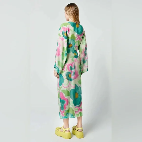 Smythe Twist Dress in Watercolor Green - Picture 2 of 15